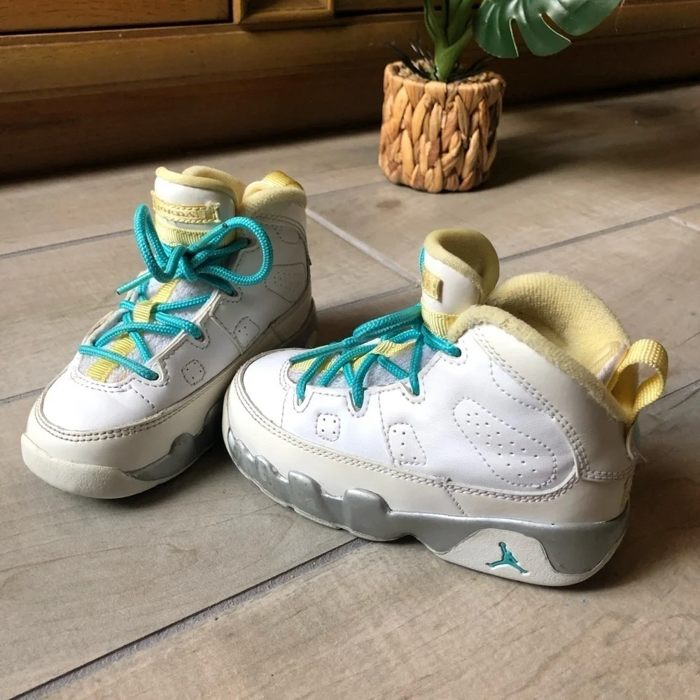 Rare. Jordan 9 retro lemon turquoise toddler size 7